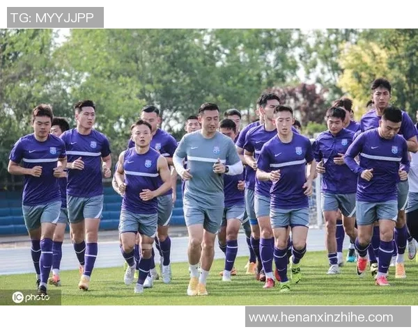 美国华裔足球明星的崛起与成就背后的故事与启示 美国华裔足球明星的崛起与成就背后的故事与启示