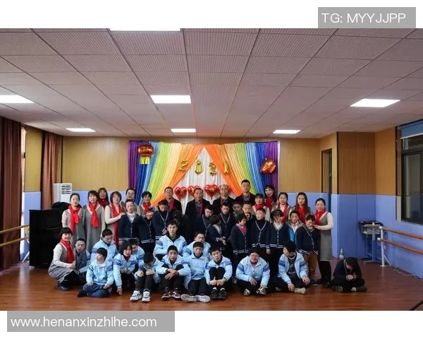 足球明星们欢聚一堂共庆新年喜迎兔年祝福照片分享 足球明星们欢聚一堂共庆新年喜迎兔年祝福照片分享