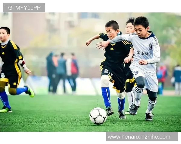 足球明星温馨瞬间与孩子同框的壁纸分享让爱与梦想同行 足球明星温馨瞬间与孩子同框的壁纸分享让爱与梦想同行