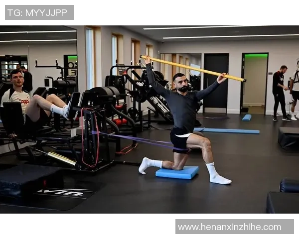 足球明星现场采访揭秘他们的训练秘诀与比赛心态分享 足球明星现场采访揭秘他们的训练秘诀与比赛心态分享