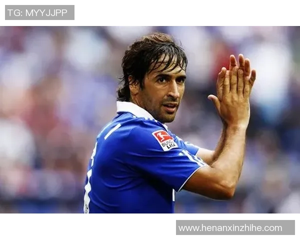 足球明星高清照片分享领略球场风采与魅力瞬间 足球明星高清照片分享领略球场风采与魅力瞬间